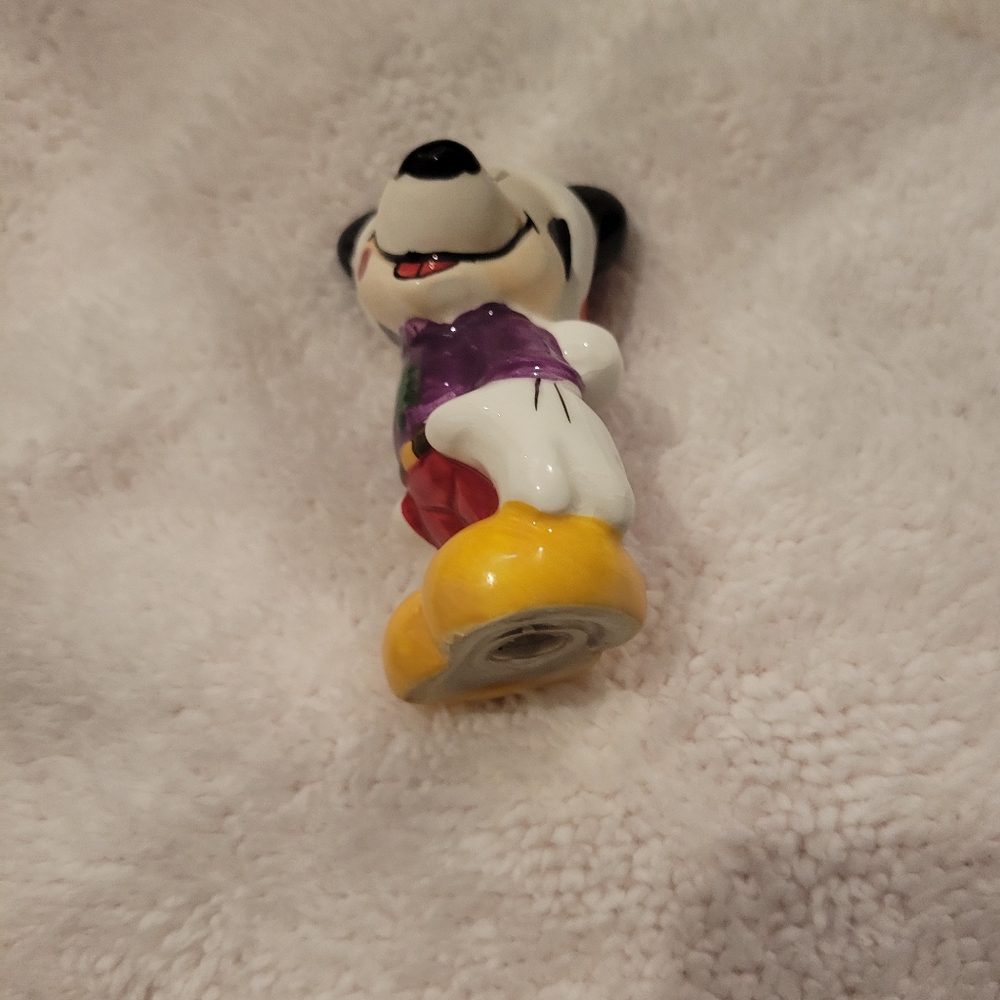 Mickey and Minnie Mouse christmas salt and pepper shakers - Picture 8 of 8